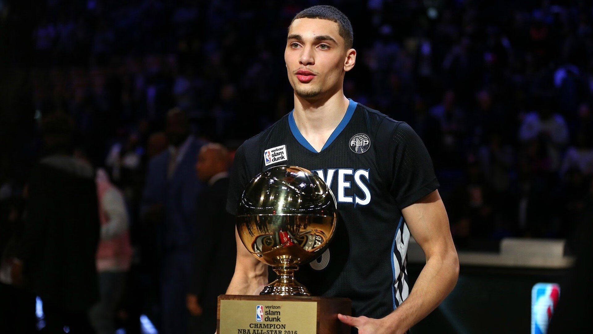 特色足球运动主题的文化创意园区逐步兴起，丰富城市文化生活，足球特色园园所标语